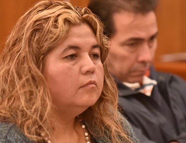 CholilaOnlive's tweet image. La "Chechu" Cecilia Torres Otarola  y su parecido a Leticia Huichaqueo. 
La corrupción del perro verde de Mario Das Neves y Mariano Arcioni terminaron mimetizándose. #embrujo #revelación