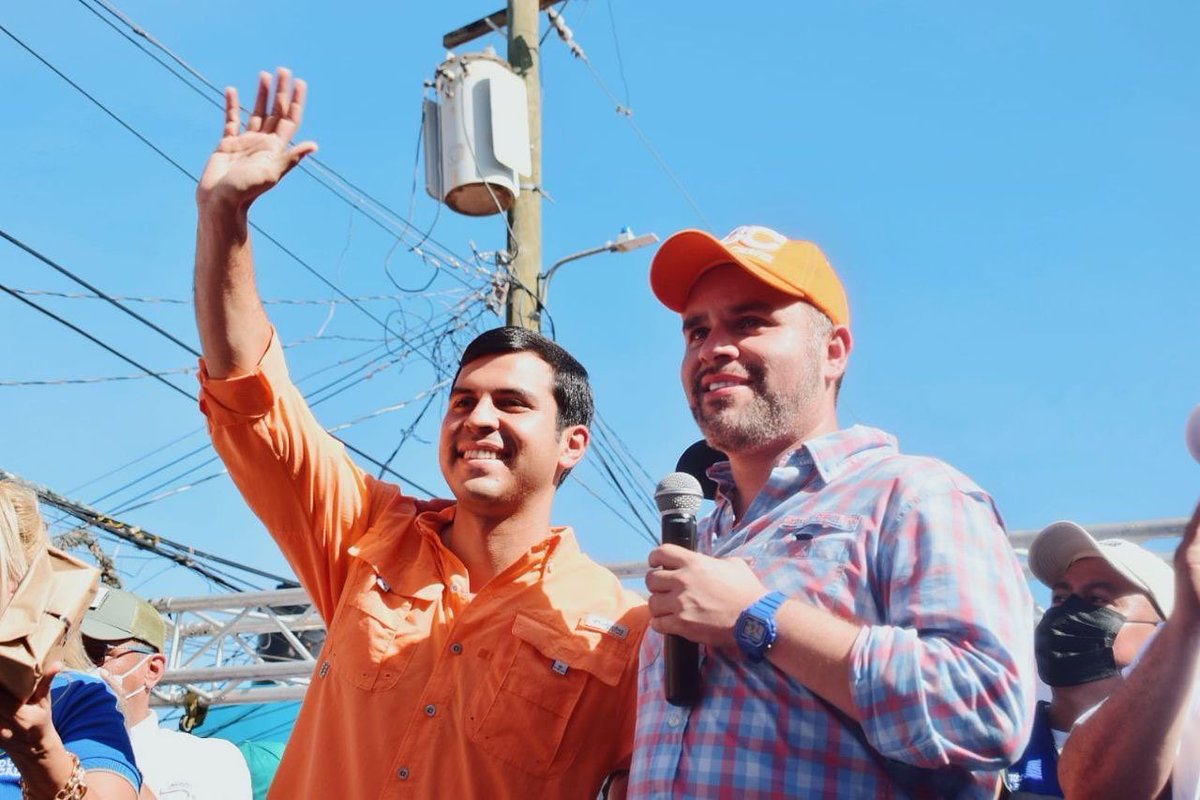 Tras ser víctima de LAWFARE (instrumentalización de la justicia), el <a href="/PNH_oficial/">Partido Nacional de Honduras</a> recibe a su Presidente🫡!

Ahora espero tenga un proceso justo 🙏🏻. Hoy con su regreso, la lucha por la Base del Partido Nacional se redobla y fortalece. Se viene una lucha con tesón y valentía! 🚫🪜