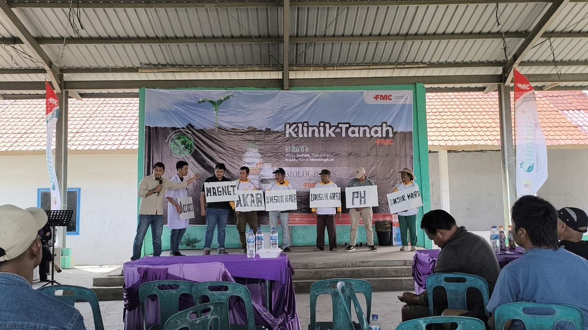 fmcapac's tweet photo. At FMC, we partner with growers to nurture healthier soils for a sustainable future. 🌱 In Indonesia, our ProTecTo Campaign and Soil Clinic empowered 700 farmers across five regions with knowledge to boost soil health and productivity. Have a look! https://t.co/BQrgPzqvPV