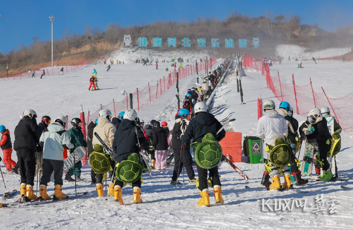 iHebei_GWNM's tweet image. 张北滑雪产业蓄势待发，基础设施提升，投资潜力巨大
Zhangbei's skiing industry is gaining momentum, offering exciting investment potential. 
#InvestHebei #PolicyInsights