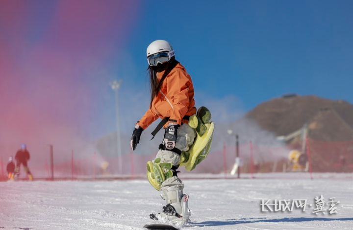iHebei_GWNM's tweet image. 张北滑雪产业蓄势待发，基础设施提升，投资潜力巨大
Zhangbei's skiing industry is gaining momentum, offering exciting investment potential. 
#InvestHebei #PolicyInsights