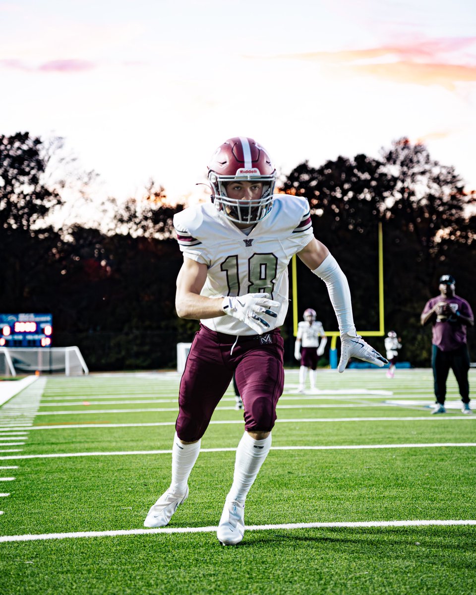 Blessed to receive first team all region Wr aswell as MVP!
@CoachTaylorMV <a href="/coach_benavides/">Coach Benavides</a> <a href="/CoachD_MV/">Coach D</a> <a href="/MVMajorFootball/">Mt. Vernon Football</a>