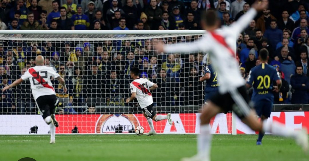 toulouseluz's tweet photo. Ja ja ja que hace Pinola ahí ... 9/12/18 ganamos la que había que ganar🐔❤️ #CopaEterna🏆 https://t.co/330DRGr8oG