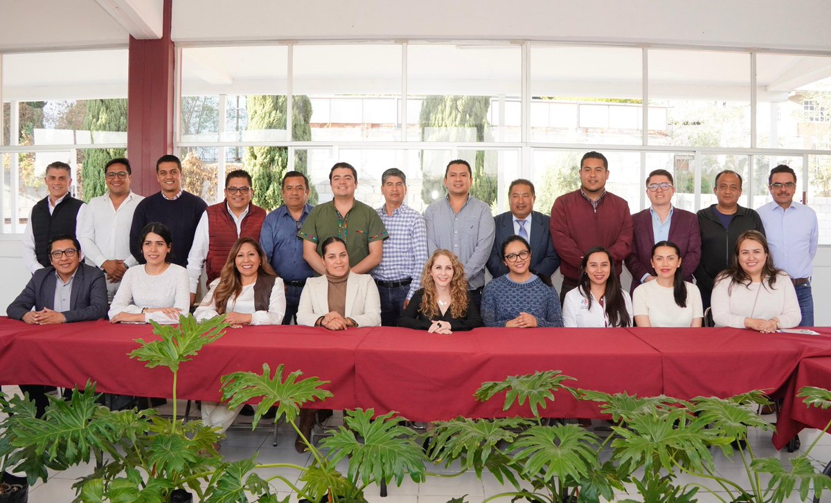 ¡Estamos coordinando trabajos junto a los presidentes municipales! 

Para morena Tlaxcala la unidad y organización es fundamental, por ello se llevó a cabo una reunión entre la presidenta del Comité, Marcela González y los presidentes municipales.

#MorenaTlaxcala