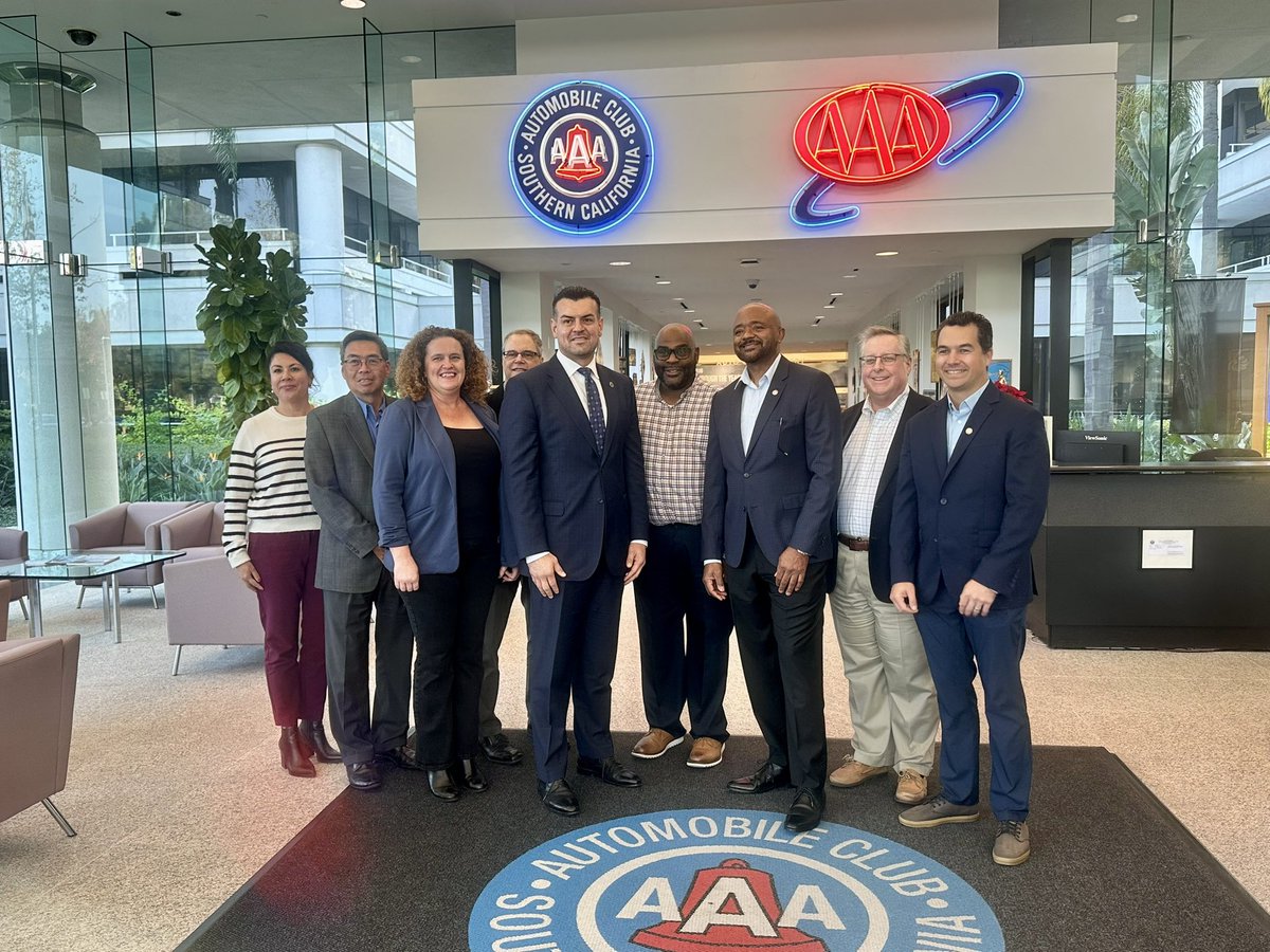 AsmValencia's tweet photo. 🚘 This past week, I met with the Automobile Club of Southern California to discuss local issues and priorities. Our conversation was productive and meeting everyone was amazing! Looking forward to continuing our partnership and collaboration. 🙌

#AD68 #CaliforniaAhead https://t.co/IeNbKe3EP3