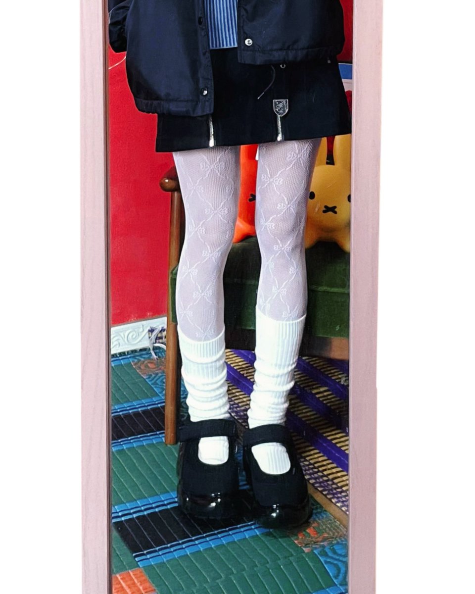 「足元かわいすぎ買ってよかった 」|キシダチカのイラスト