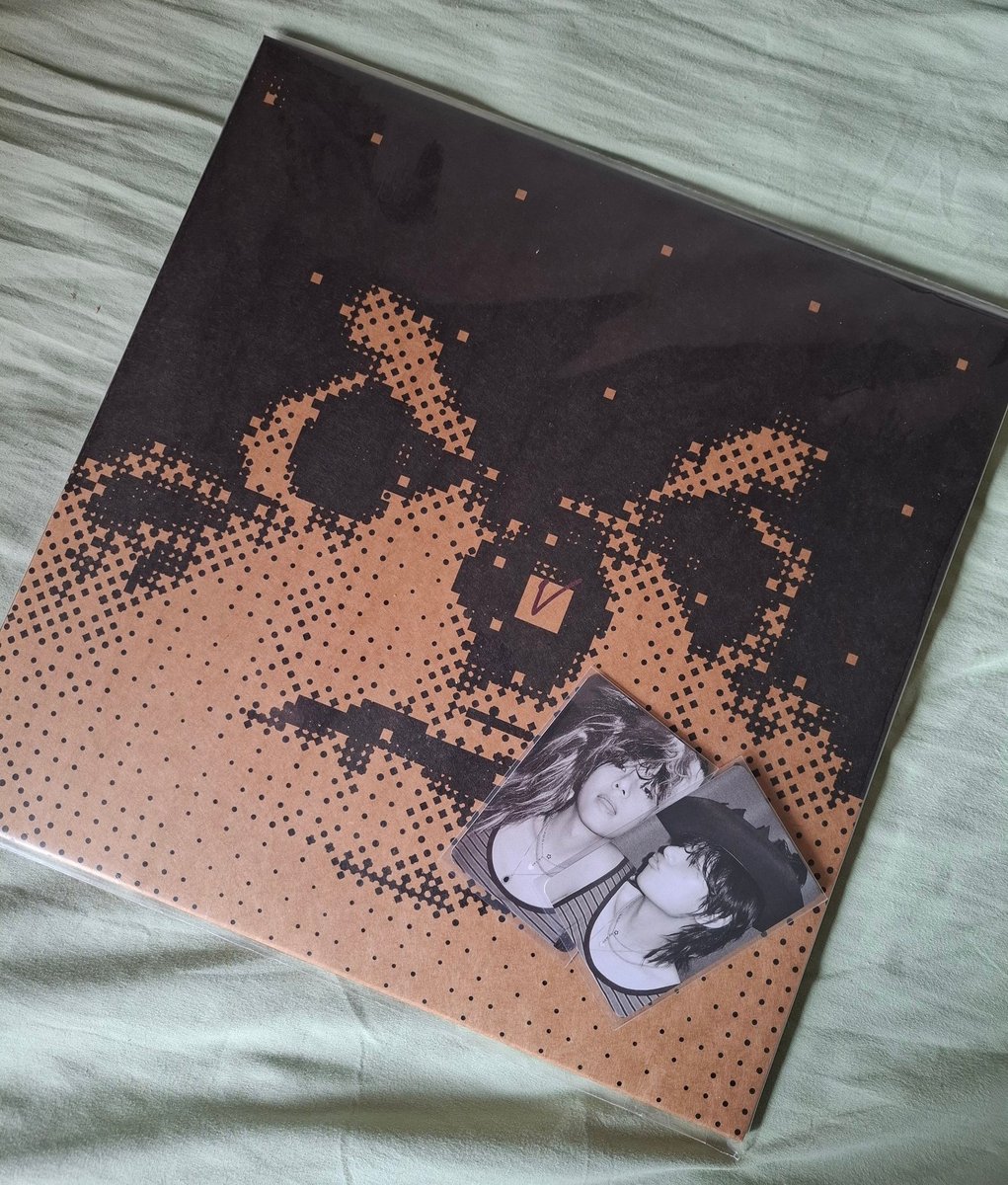 taejincaptor's tweet image. feedback positivo pra @morekstore pela ceg do vinil de layover 

a ceg foi tranquila e organizada e o envio foi bem rápido, muito obrigada 🫂🫂