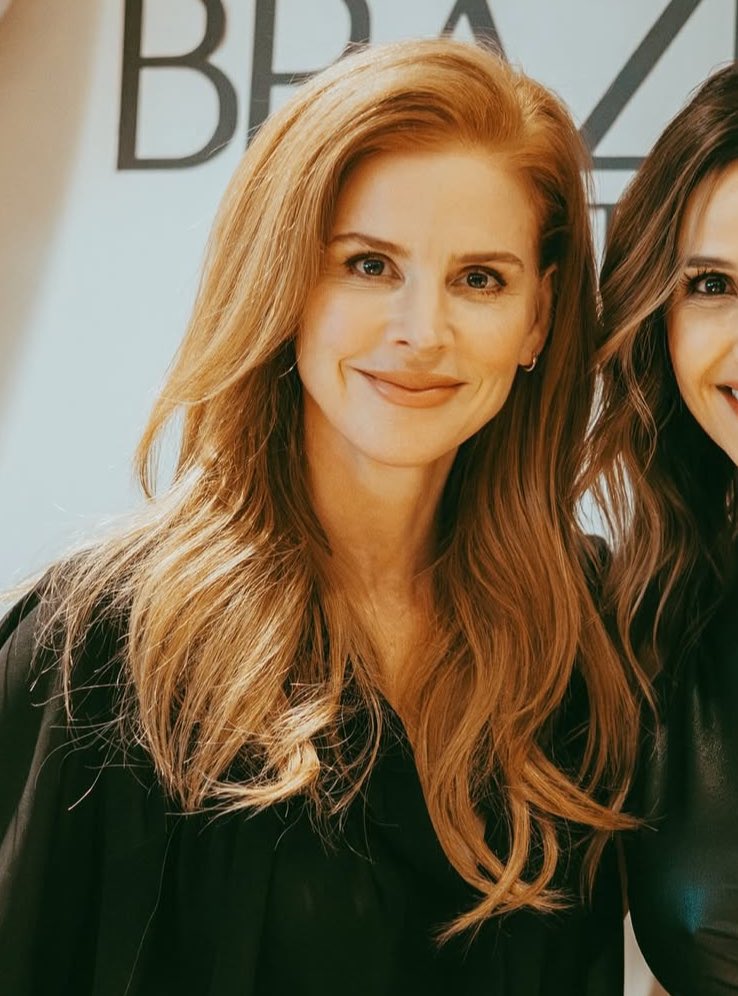 She looks sooo fine
