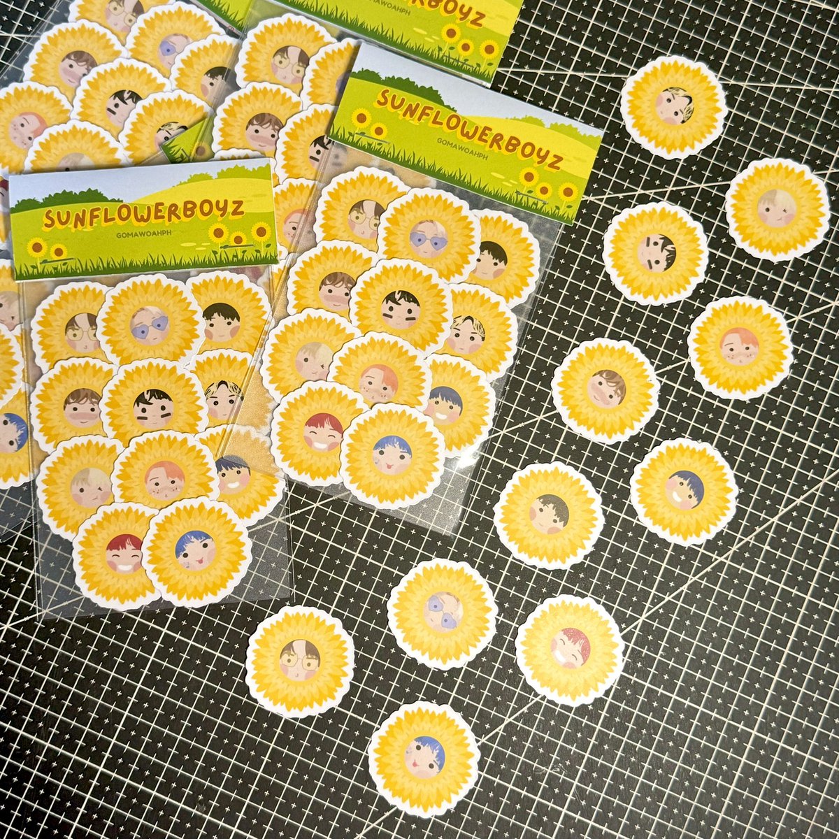 gomawoahph's tweet photo. WE ARE ACCEPTING ORDERS 🌤️ 

✨ we specialize on stickers !

- 1-2 week processing, RUSH available
- for more infos, please refer to the pinned post.

samples #gomawoahcreates 

t. wts lfb lf looking for printing services photocards hand banners stickers cupsleeve https://t.co/RNjpS61cO8