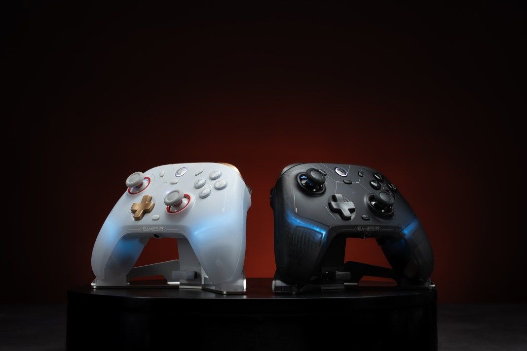 AndroidGuys's tweet photo. Level up your game with the Cyclone 2 Wireless Controller! Compatible with all your favorite platforms, it's the controller of your dreams. Get yours today for $49.99 on Amazon or GameSir's site. 🎮 #GameSir #Cyclone2 https://t.co/oKKdWMbHL8 https://t.co/OUMqGjKqAF
