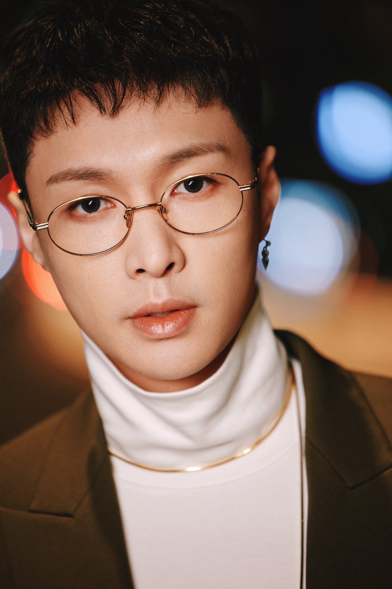 lay_studio's tweet photo. Love can eliminate barriers, and sincerity is not far away.
𝑾𝒉𝒂𝒕 𝑨𝒃𝒐𝒖𝒕 𝑳𝒐𝒗𝒆 Official MV is out now! 
Director: @layzhang 
🔗 https://t.co/3NWlIEVSgr 
#LAY #LayZhang #WhatAboutLove https://t.co/UpQiLgKq2w