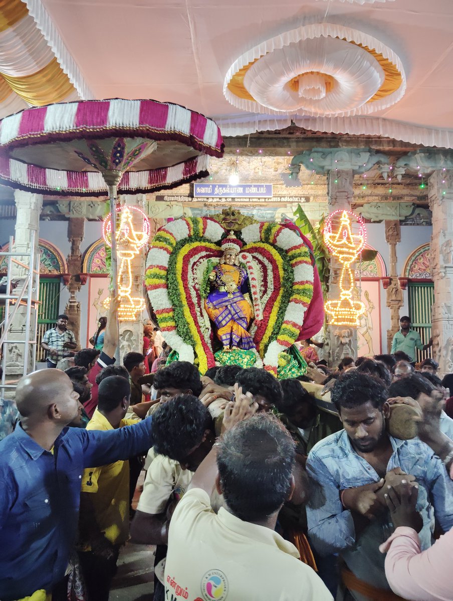 RVasanth21's tweet photo. #திருவண்ணாமலை🌞🌏🌕⛰️🙏🏽🎬👨‍👩‍👧‍👦🛰️....இனிதே.🙏🏽#Tiruvannamalai https://t.co/ij3uEiBfAV