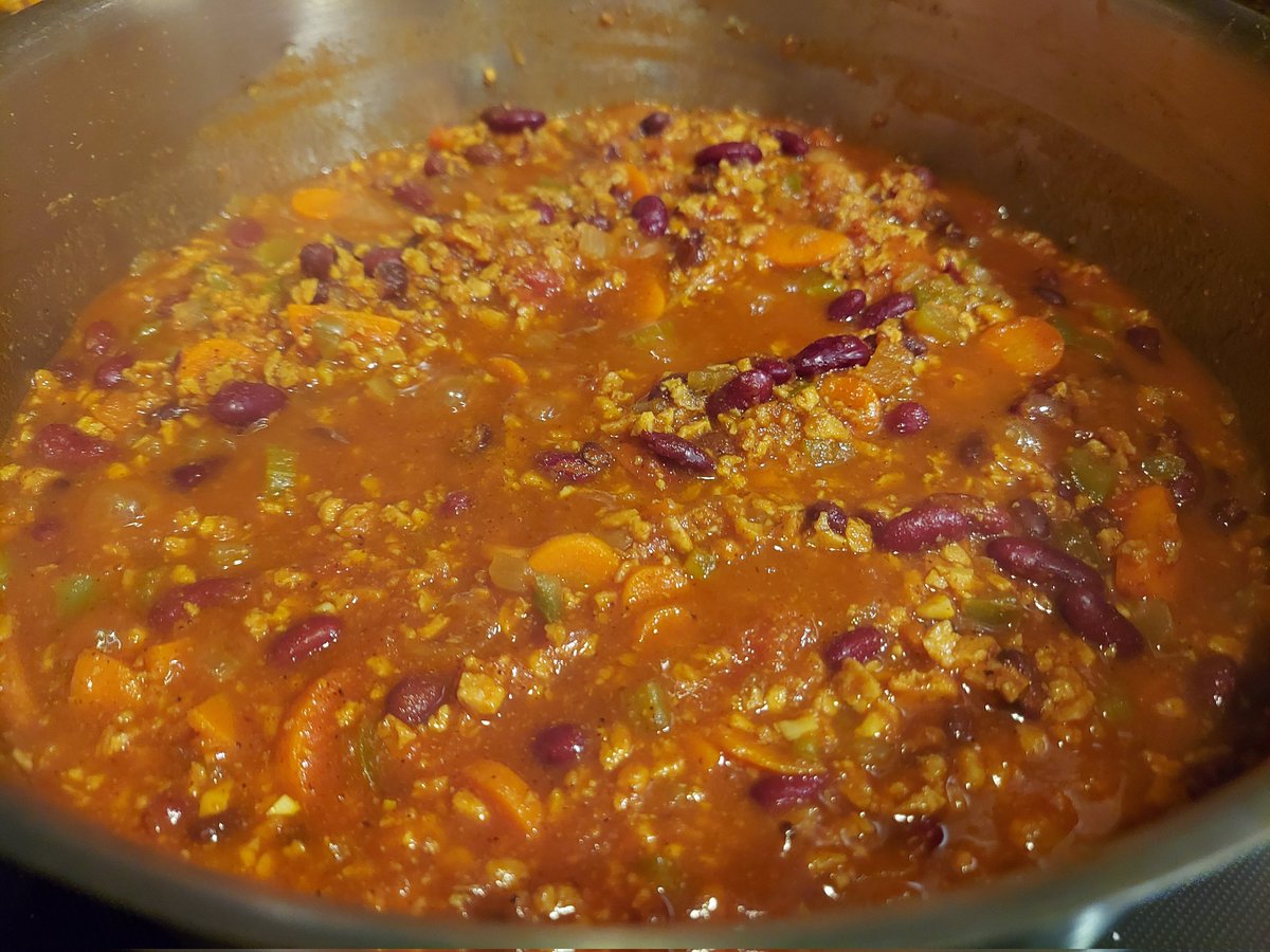 ArmOfCrass's tweet photo. How about some Monday night vegan TVP chili https://t.co/L1yOwLXgUF