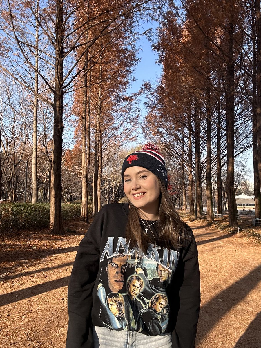 laaureenm_'s tweet photo. representing 🐓in south korea 🇰🇷 https://t.co/qmx891LKom