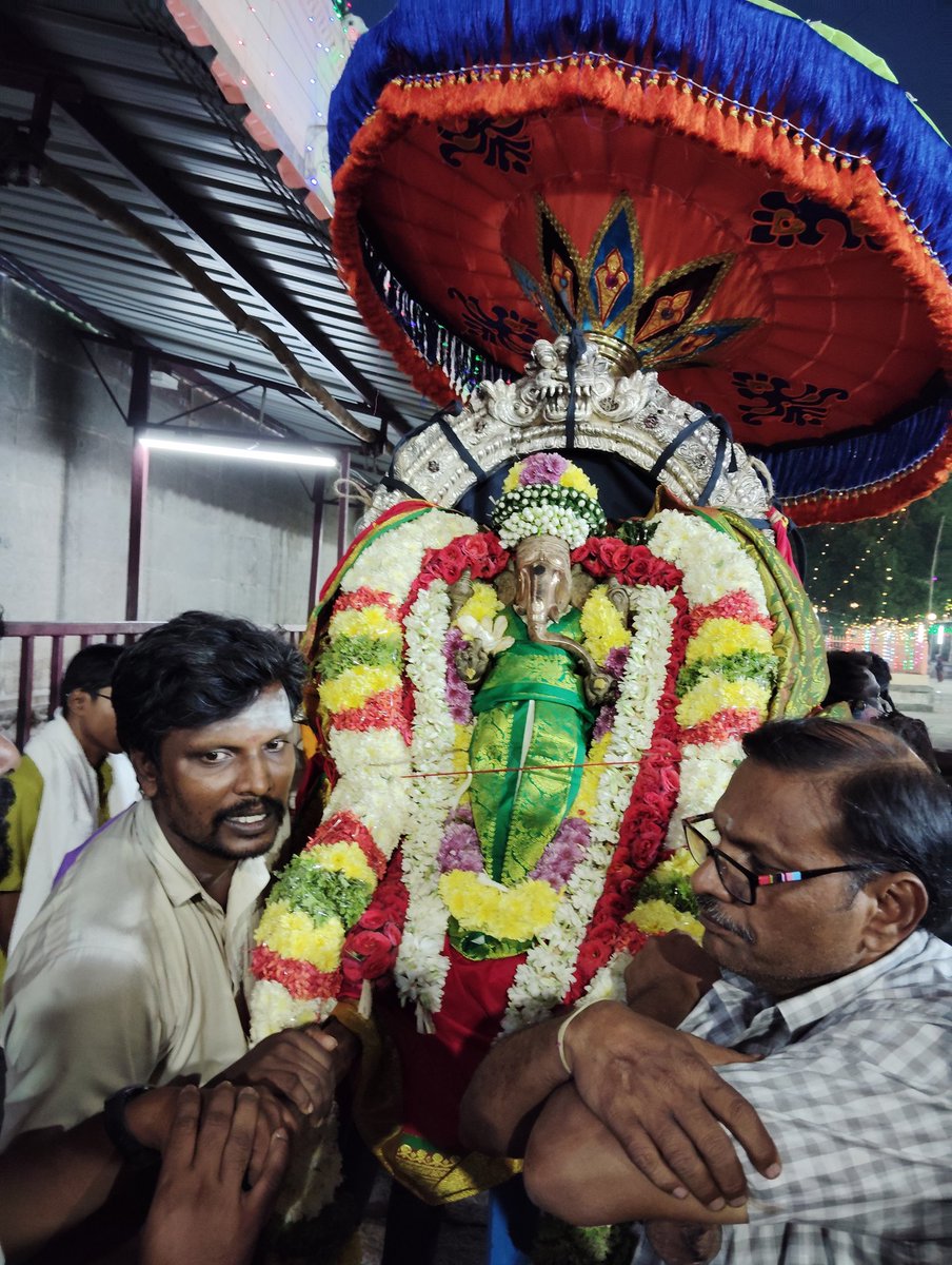RVasanth21's tweet photo. #திருவண்ணாமலை🌞🌏🌕⛰️🙏🏽🎬👨‍👩‍👧‍👦🛰️....இனிதே.🙏🏽#Tiruvannamalai https://t.co/D8YWe3rvdN