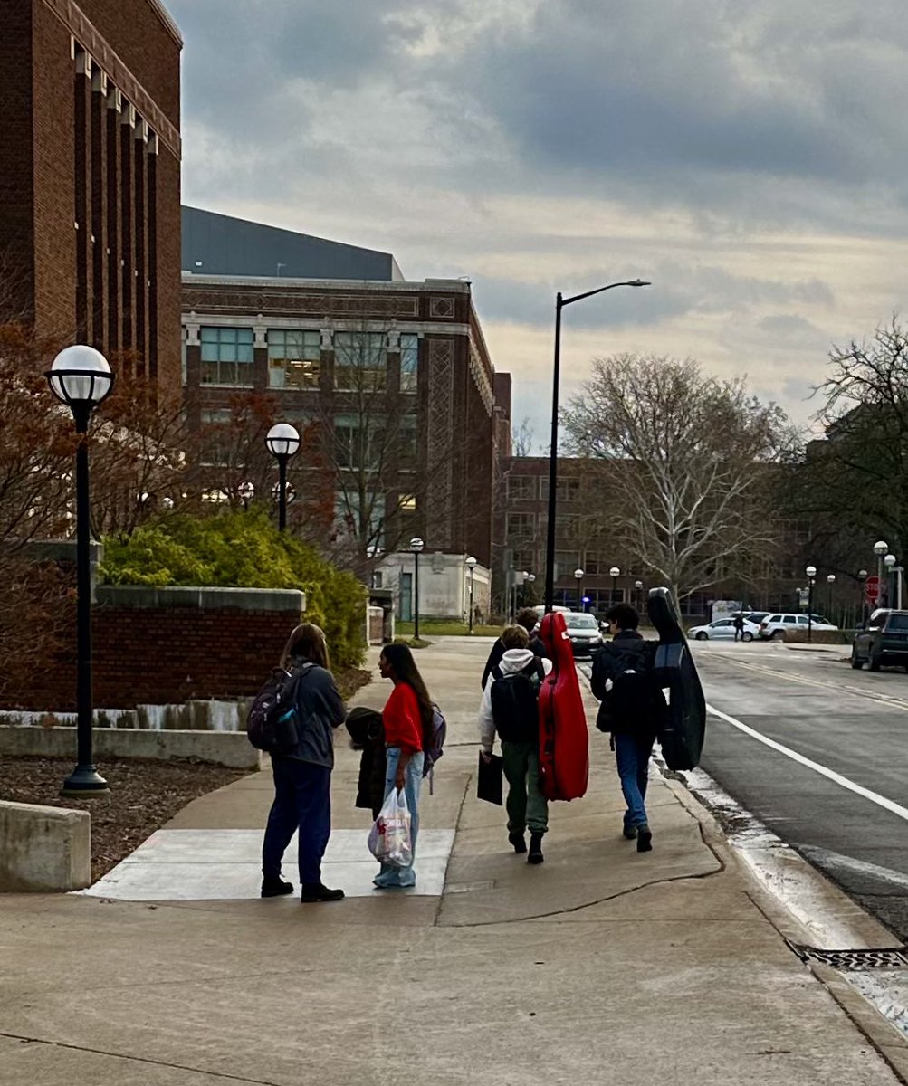 umichcampusinfo's tweet photo. Pops of color on a gloomy study day. #termend ♥️〽️ https://t.co/ZJYpzjN9O1