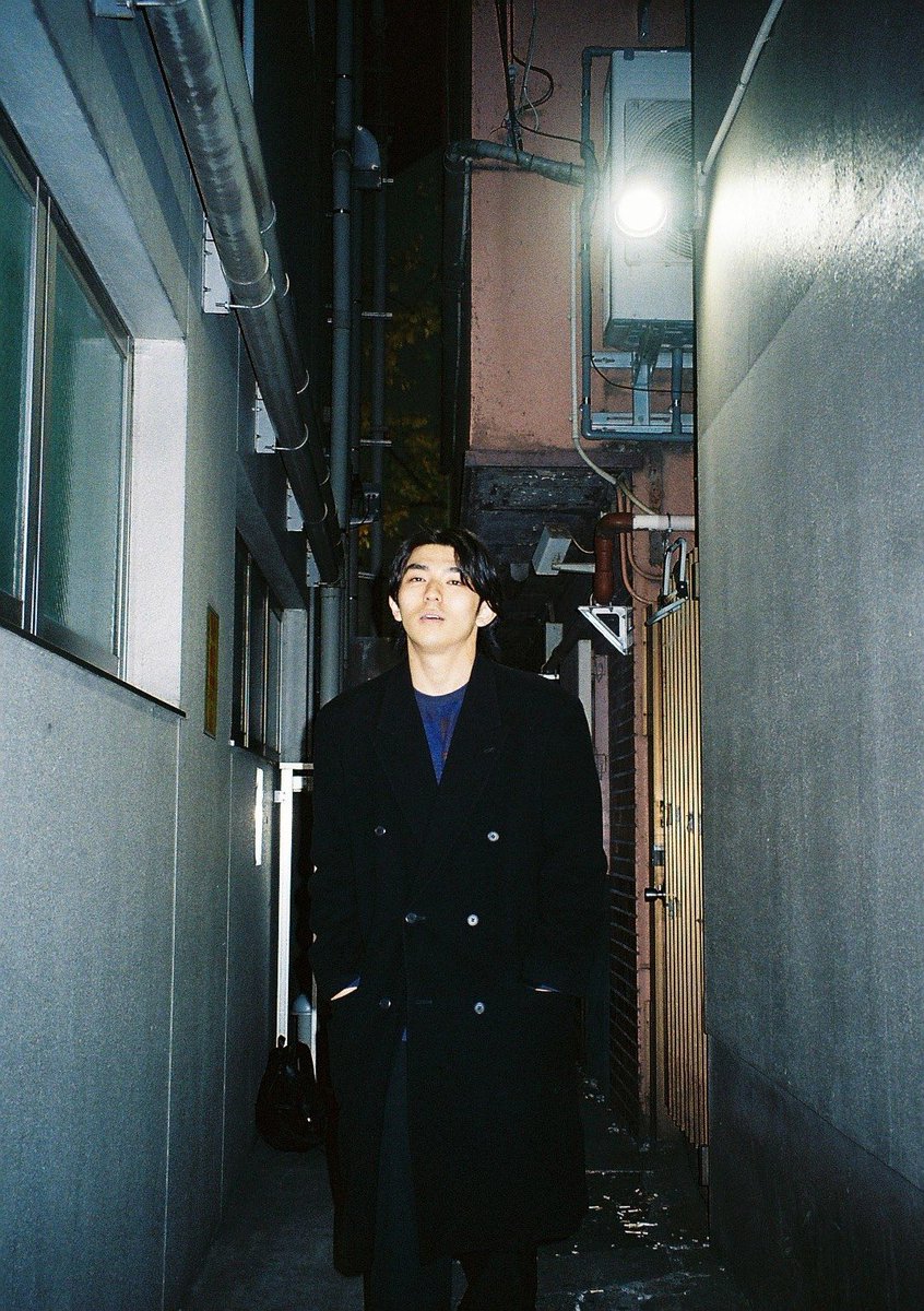umeyou33's tweet photo. お久しぶりです。
最近とにかく寒すぎやしませんか。

現在私は自主映画の2本目を製作中です。
頼れるスタッフ陣とキャストで望んでおり、毎日ワクワクしてます笑

投稿の写真は最近友人とフィルムで撮って撮られてを繰り返しており、個人的お気に入りのものです。 https://t.co/jQjLItjr0C