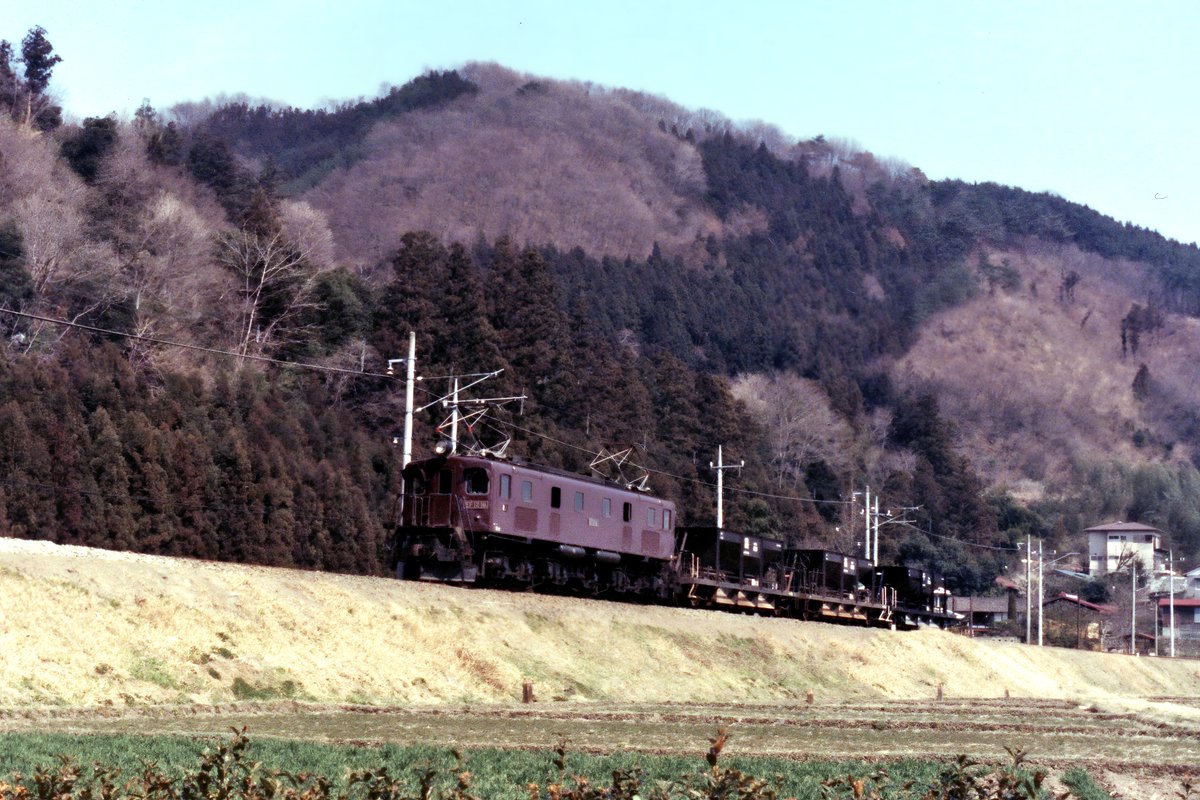 9xr2k6dxd5ndkth's tweet photo. 懐かしの撮り鉄☺️
EF12 16
吾妻線 祖母島-小野上 間
1981年
#EF12
#吾妻線 https://t.co/MKDerUImaS