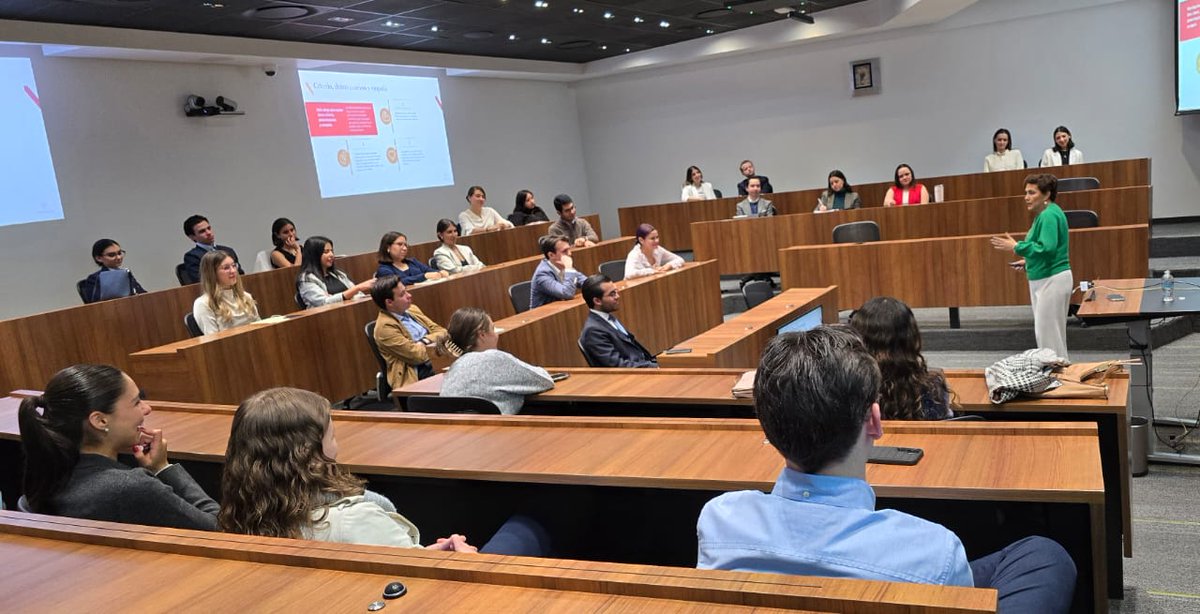 FerLlergo's tweet photo. Es un orgullo y una alegría compartir ideas con los jóvenes de #RedUP, comprometidos con impulsar una gran transformación social basada en el diálogo, la innovación, la humildad, el liderazgo y el poder de las ideas.
@ipade @UPMexico https://t.co/dpIeVxQJsb