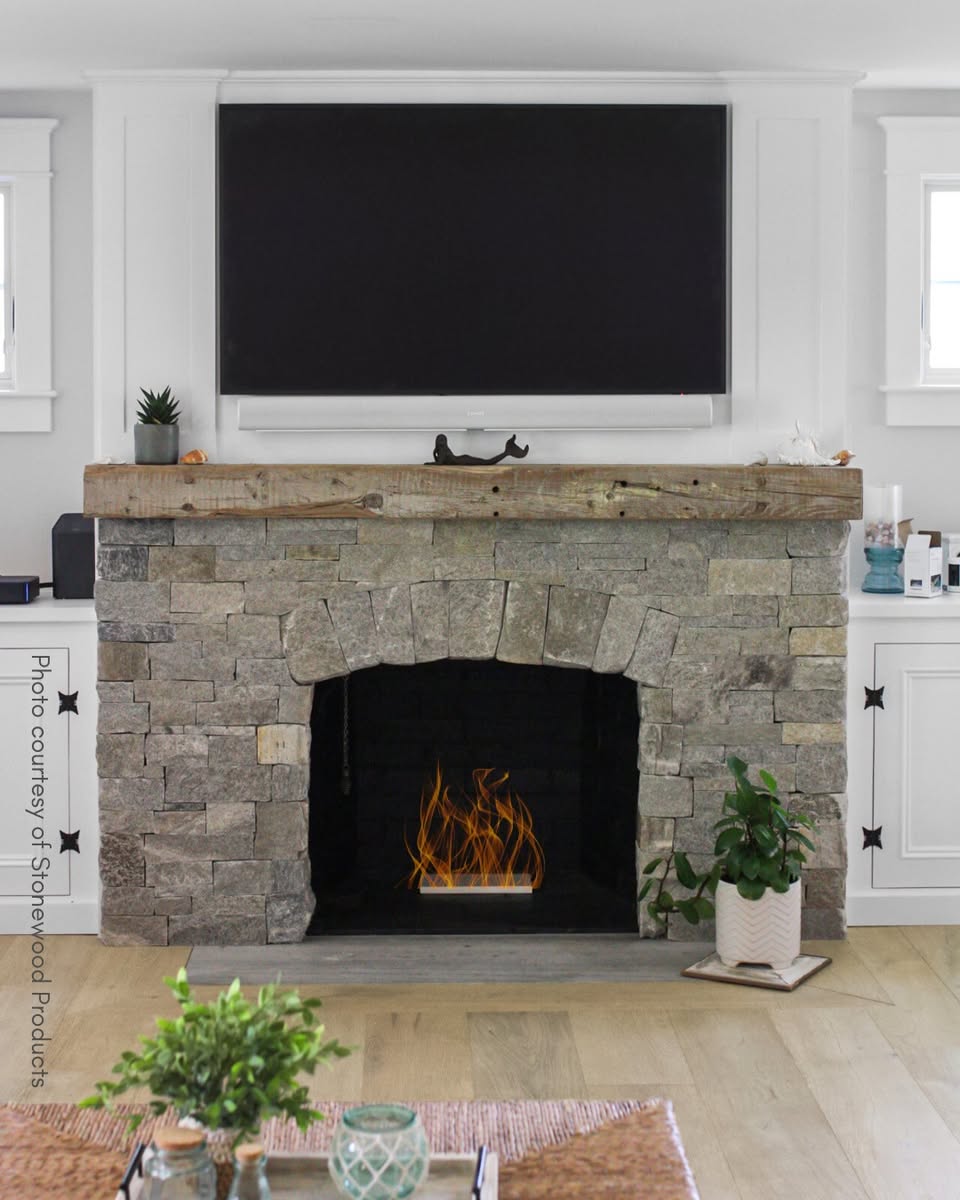 PhilbrookCC's tweet image. Not surprisingly, we’ve got fireplaces on our minds.
#BuiltByPhilbrook #CapeCodBuilder #CapeCodHome #Fireplaces #NewEnglandHome