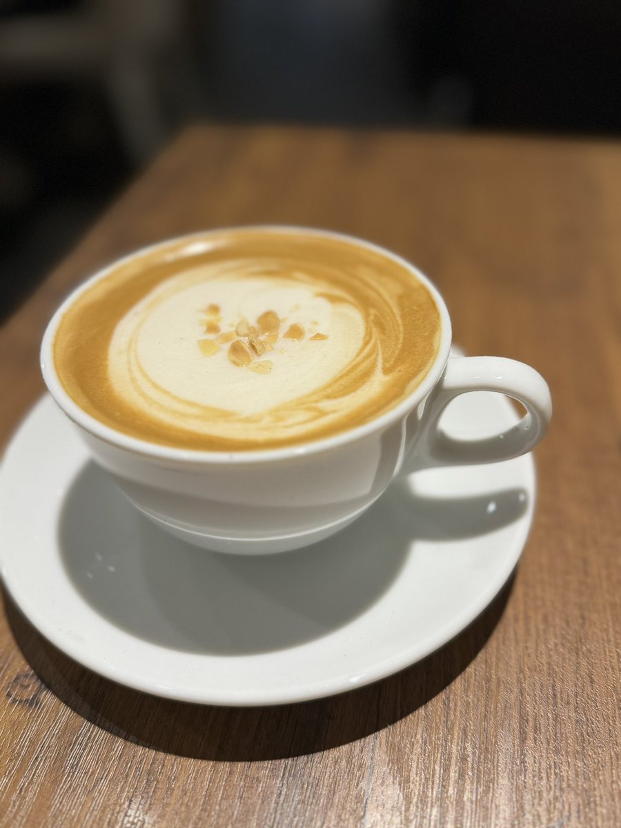 CoffeeShangs's tweet photo. 「ラムと栗のパウンドケーキ」
と
「バナナラムラテ」

どちらもふわっと香るラムがたまりません☺️💓(一度この組み合わせやってみたいと思ってました☺︎) https://t.co/wBPw9qNlTU