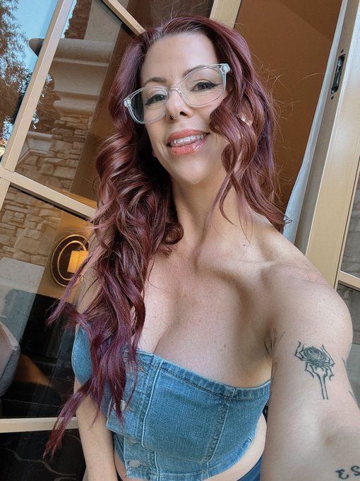 2 pic. Vote for your favorite MILF @XBIZ 

https://t.co/L8elTePAc2 https://t.co/LtmPUq17WR