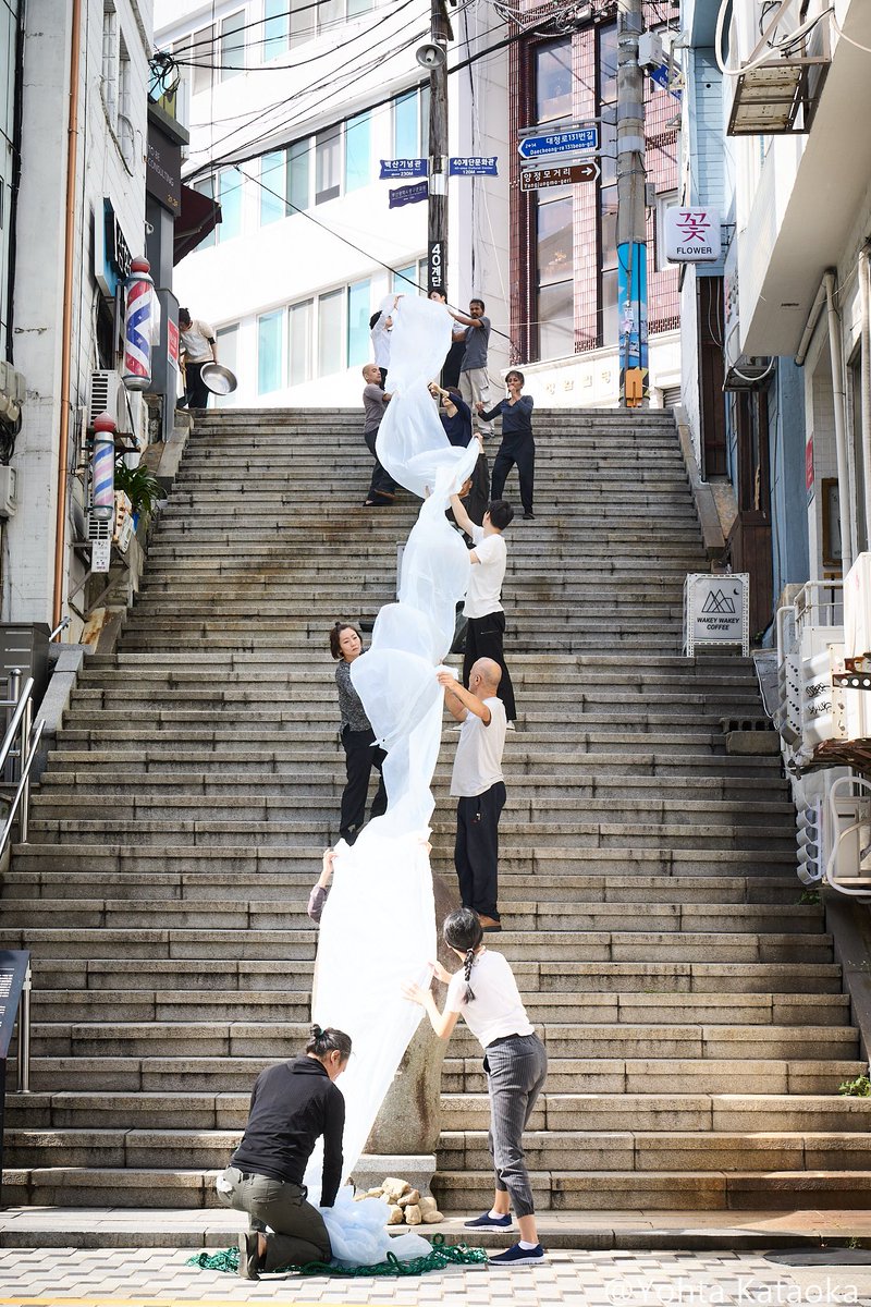 sakeshake629's tweet photo. Asia meets Asia 2024
「Echo of the earth」
day 1  @40 steps &amp; puffed rice guy statue

photo by 片岡陽太　Yohta Kataoka https://t.co/hQSetpz20C
