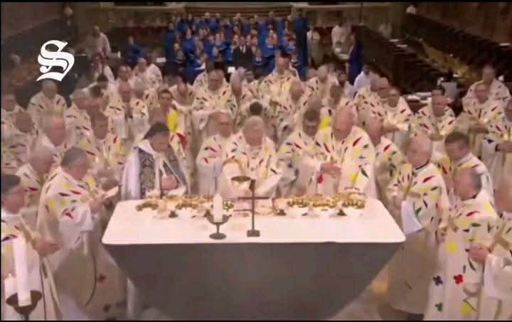 Si el modernismo avala que la Iglesia sea un circo, la Misa una función circense, los sacerdotes payasos, los laicos público aplaudidor, por ahí no es.

No sólo te hace perder la fe, sino también la razón y el sentido común.