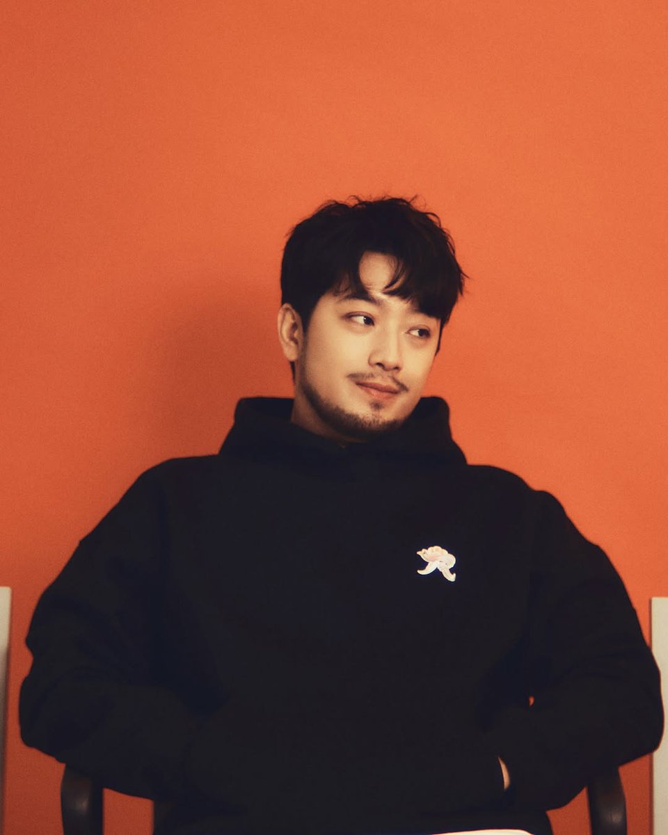iiS2chim's tweet photo. 뭐지진짜 ;; https://t.co/yvpKrroi27