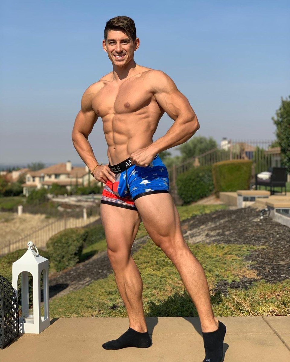 magatoronto's tweet photo. no matter left or right, it's nice to see America united in thirsting over hot white men 🇺🇸🇺🇸🇺🇸🇺🇸🇺🇸🇺🇸🇺🇸🇺🇸🇺🇸🇺🇸 #muscle #bobybuilding #bodybuilder #fitness https://t.co/OBNRlY3o7p