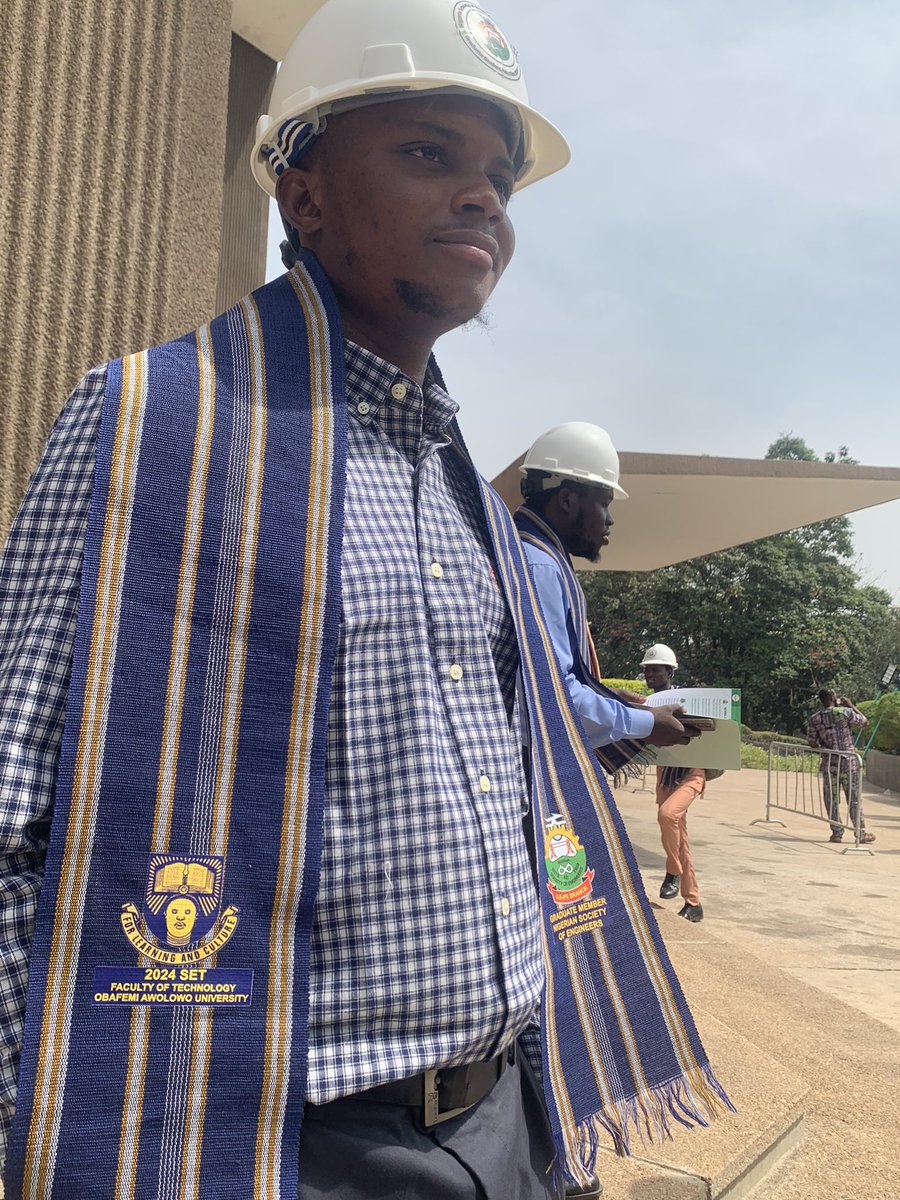 TobilobaSunday6's tweet photo. Got inducted into Engineering profession today..

Reintroducing,
Engr. Tobiloba Ogungbesan (GMNSE)

It can only be God🙏 https://t.co/OFOcB7WHpY