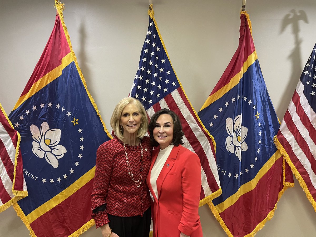 LynnFitchAG's tweet photo. Congratulations to Mississippi’s new Republican Committee Woman, Lesley Davis!  I cannot think of anyone else who could follow Jeanne with the same grace and grit. Thank you for stepping up for this important job! @MSGOP https://t.co/KC1F2bOrBq