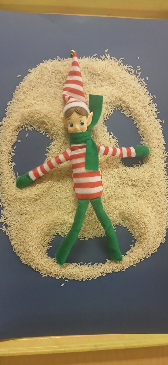 MarionExtDay's tweet image. Coco, the mischievous elf, will be ‘vacationing’ at MAP @WyominaWarriors until it’s time to return to the North Pole.
On Thurs she disguised herself as a snowman and on Fri she taught the students how to make snow angels with no snow! 🤯Who knew this could be done in Florida?! 😆