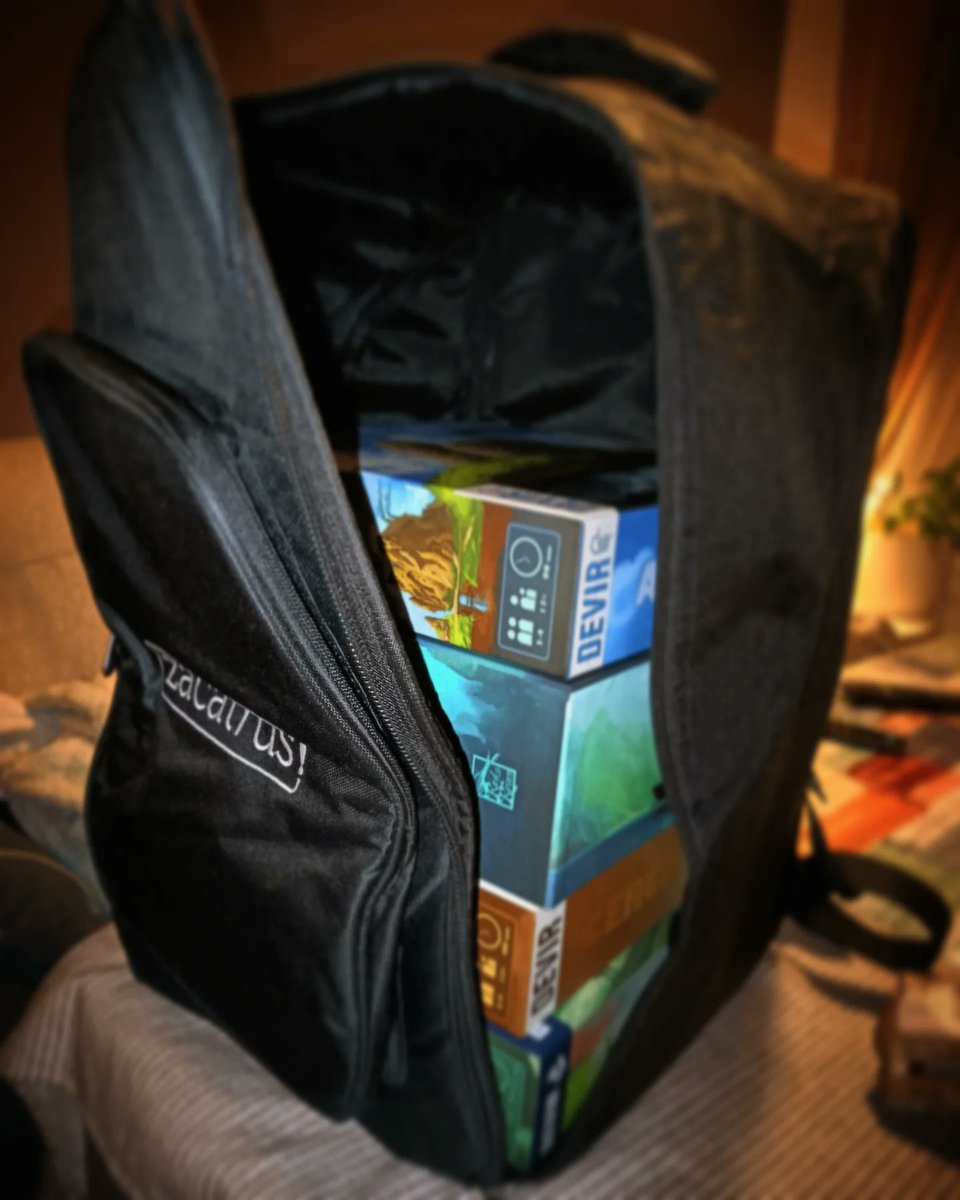 Llenamos de juegazos la #Zacachila de <a href="/zacatrus/">Zacatrus</a> ?
Regalo de santo de <a href="/MariaLara86/">Maria Lara</a>