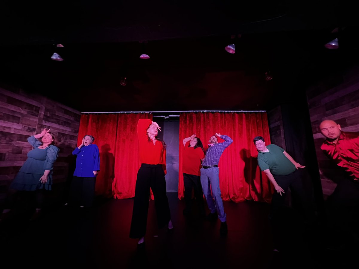 Held2gether's tweet photo. Our Holiday Improv Flight this past weekend was so much fun! Congratulations to the H2G Troupe on a successful show! https://t.co/n1fkASjXkH