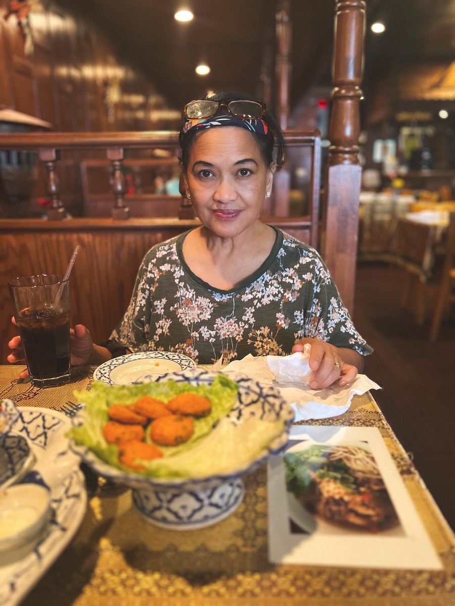 ilebileb's tweet image. Many of you don’t know, but I sold my pc and my whole set up to help my mom pay for bills.

It kills me hearing my mom say she wish she could just die or disappear because of how hard things have gotten. 

My mom has been struggling financially &amp;amp; I am trying to be there to help &amp;amp;…