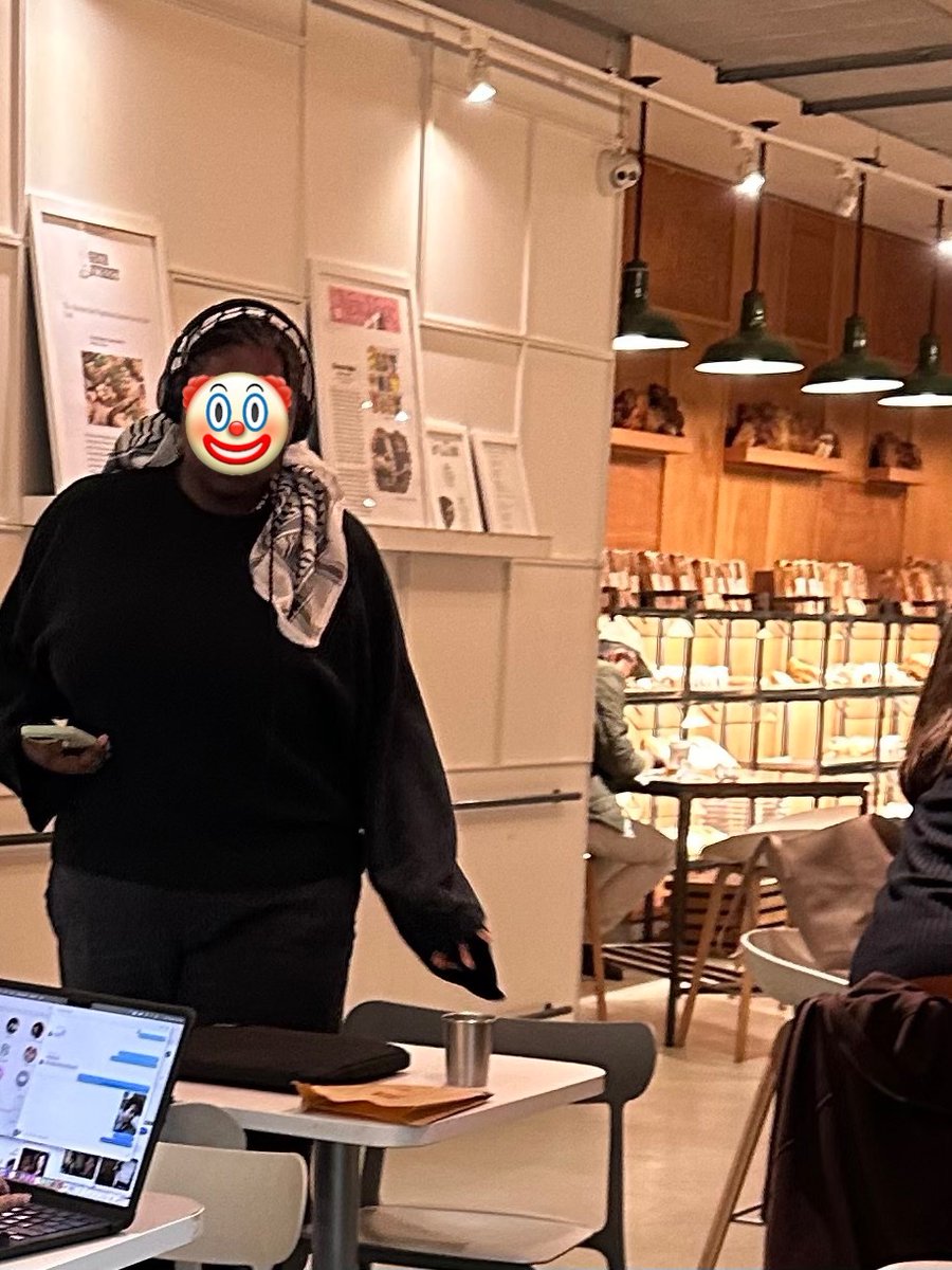 EmmaHitchcocked's tweet photo. How good are NYC’s Israeli bakeries? Even the pro-Hamasnics enjoy them! ❤️🇮🇱🍞#IStandWithIsrael #SayNoToAntiSemitism #SayYesTo IsraeliFood https://t.co/my8Q491GiI