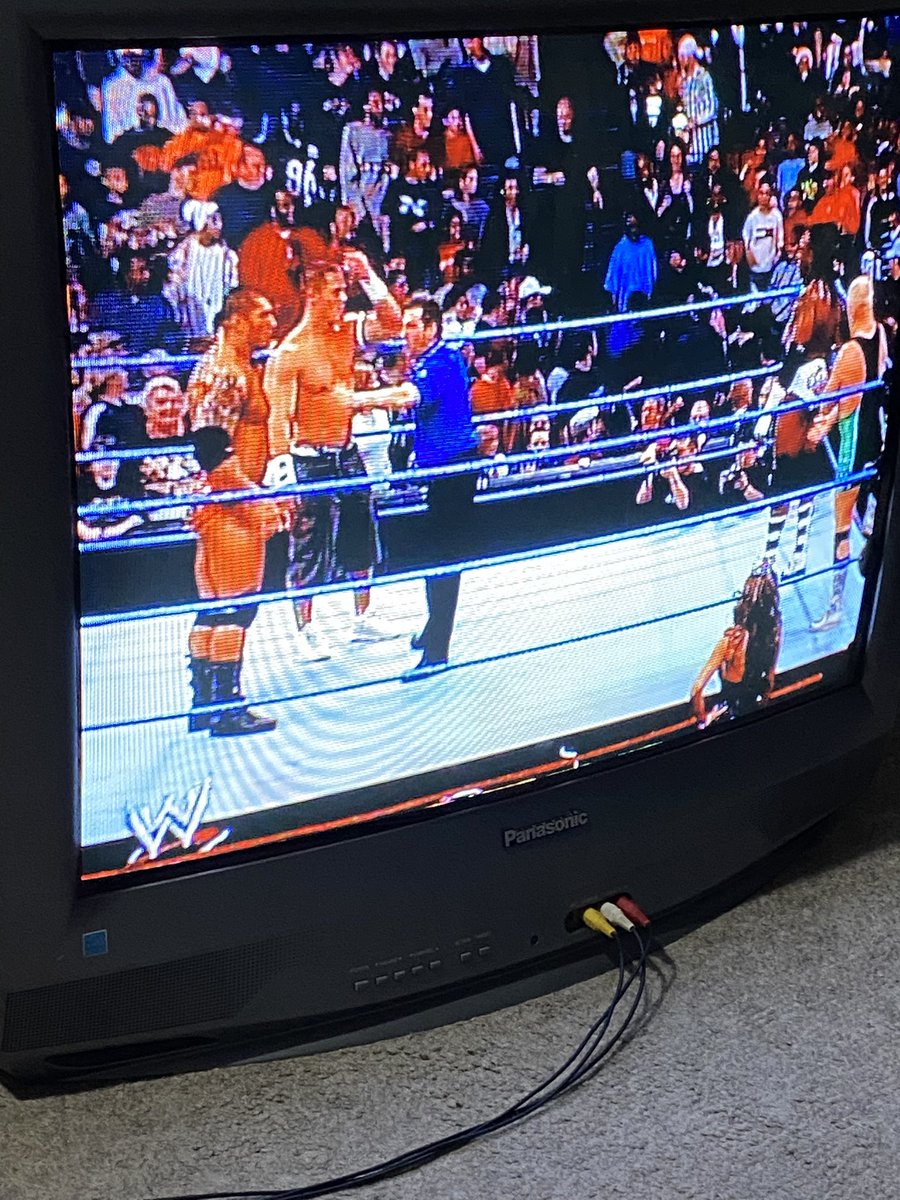 truNathaniel's tweet photo. Found an old TV. Had to restore the feeling https://t.co/LdJ6VVEcAM