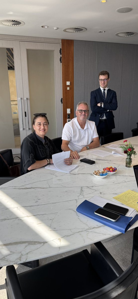 Anne and Don - ex @qantas workers - illegally sacked in 2020 but still waiting for compensation. Over 31 years they built the spirit of Australia. Here they are prepping for mediation, seeking justice from a company that claims to have turned a corner. Today we shall see.