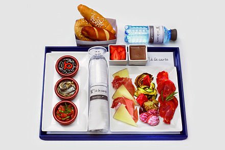 BimbleWithMe's tweet photo. Amuj boos #planefood #plane food 👇@British_Airways https://t.co/9tRc7jKm65