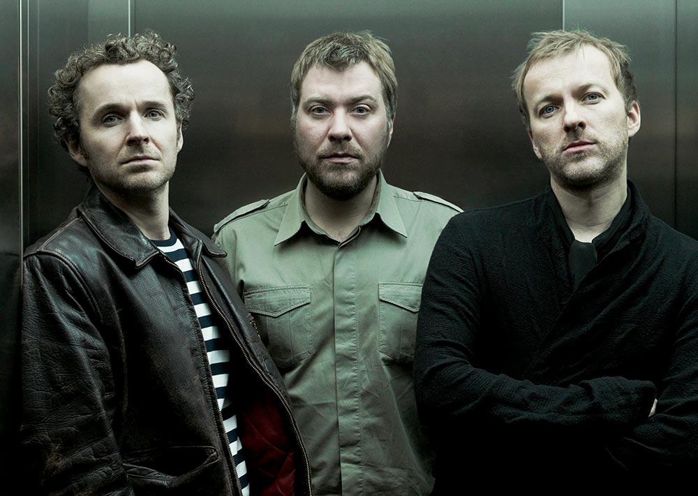 SongwritingMag's tweet photo. From Sub Sub’s ashes on to chart-topping albums, Andy Williams of @dovesmusicblog traces the band’s incredible journey and discusses their latest record... https://t.co/3KdGHzBVh0
#doves #andywilliams #subsub #songwriting #songwriter https://t.co/z7GYEZdCch
