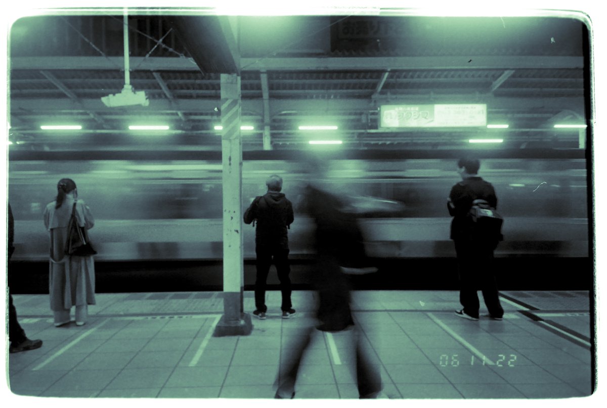 k_photo_tokyo's tweet photo. レンズの黴がいい感じのミスト効果
#streetphotography
olympus #xa4 https://t.co/It8lOremWZ
