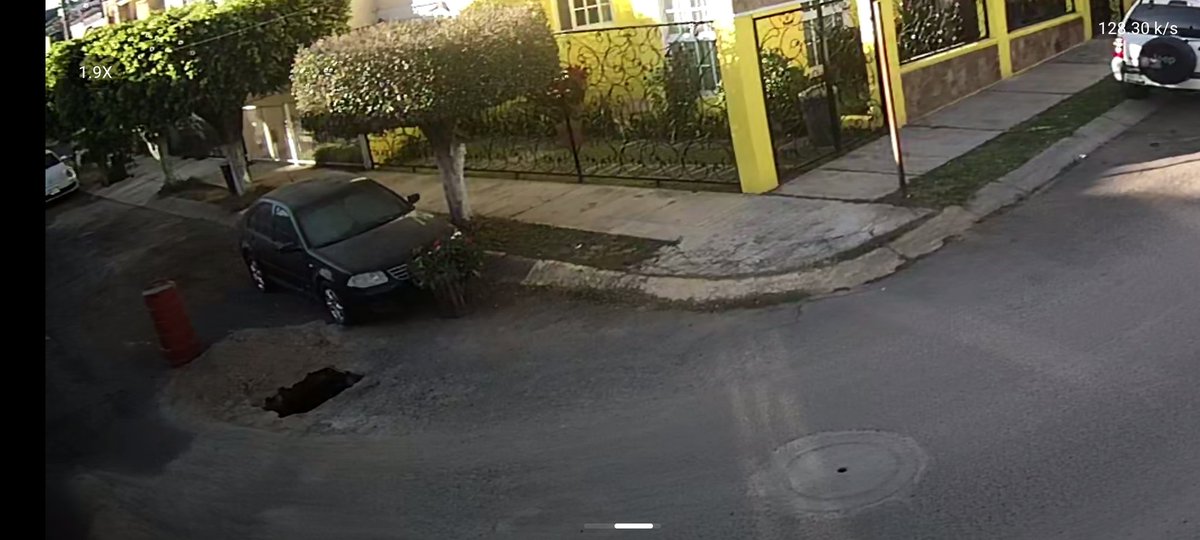 mespinos94's tweet photo. @siapagdl @Trafico_ZMG @Ramiro_Escoto @TVAztecaJalisco @GNocturnaMX Buenas tardes , seguimos igual , pasan los días y no puedo creer llevamos más de 1 mes , que hacemos ?? No es creíble que no puedan acudir en más de 30 días!!! https://t.co/FHfwAA9b1N
