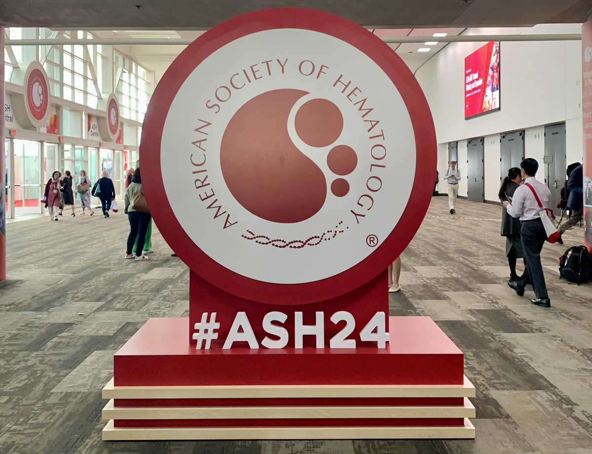 alyssa_c_parker's tweet image. Honored to be presenting at #ASH24 among so many stellar scientists! 🩸✨ Visit me at the poster session tonight to hear about our efforts to understand bone marrow alterations in MDS with spatial proteomics! Poster 4577 :)