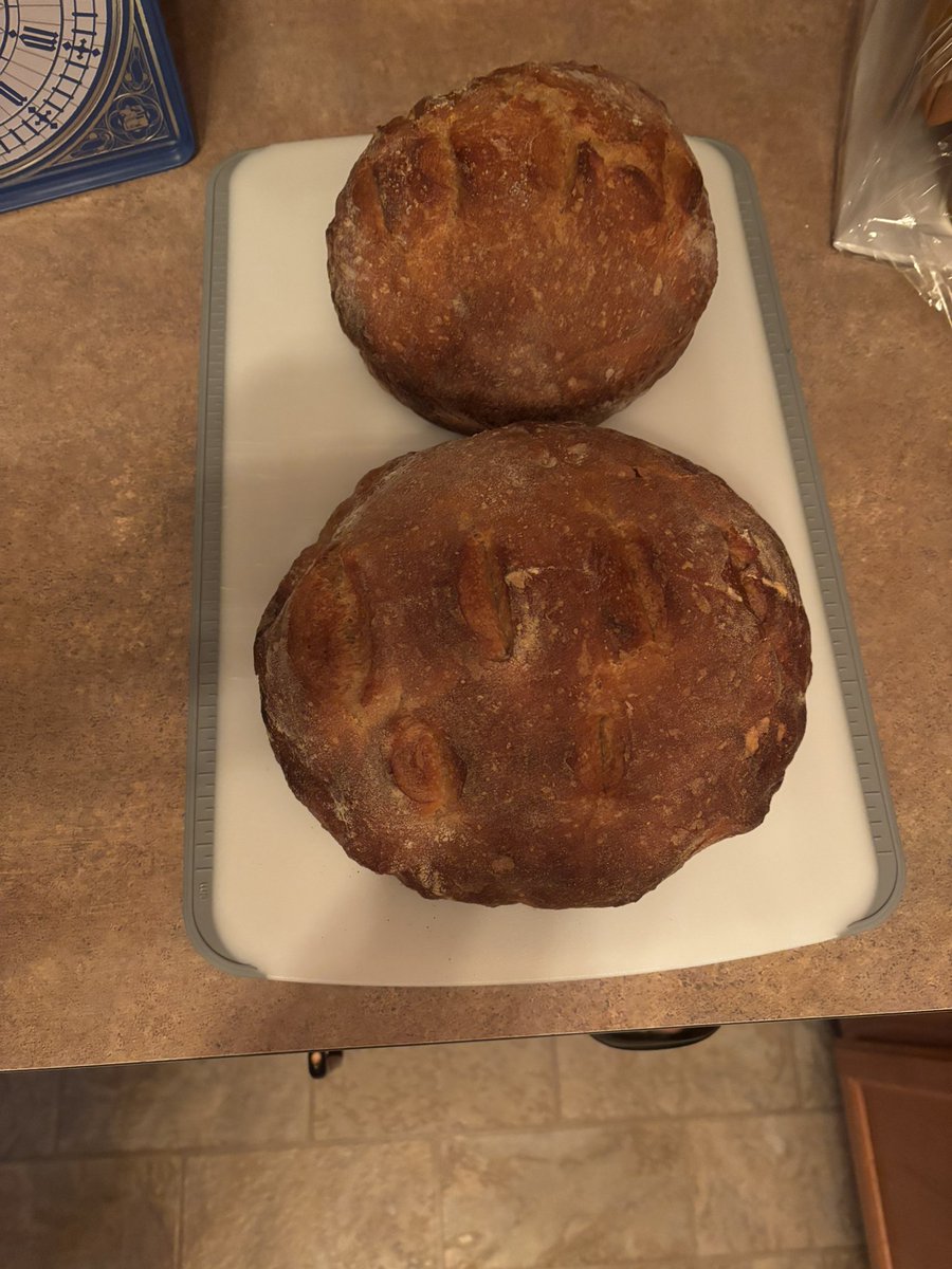 AaronSouzaTech's tweet photo. Mondays can be hard for teachers juggling a ton of issues at the start of the week. I like to bake bread to fuel them up.   Some Parmesan cheese and olive oil goes a long way.  @Minooka201 @CoSN 
#WhateverITtakes https://t.co/9QNRV3fm9U