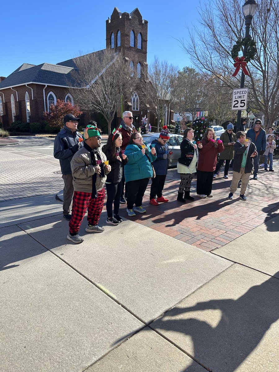 gigisraleigh's tweet photo. Thank you Esteamed Coffee for asking our Joyful Ringers to share their music last weekend!ππΆ We had a great time! #communitypartners #purposefulprograms https://t.co/YoZyGIZrT0