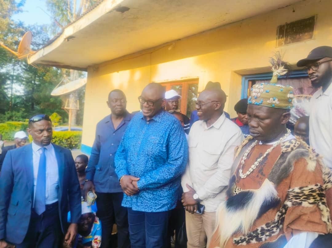 🚨Louis Wathum Kabamba à Mahagi : « Il y a une jeunesse déterminée à aller dans l’entrepreneuriat, qui a besoin d’être encadrée et accompagnée. Nous apportons tout cet écosystème pour qu’ils s’installent dans notre province. » 💼🌍 #Ituri #Entrepreneuriat #RDC