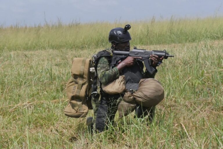 Intelligency225's tweet photo. #Cotedivoire 🇨🇮 #Zanzan | Les Forces armées de Côte d’Ivoire (FACI) mènent un exercice tactique #interarmes dans le district du Zanzan depuis le mercredi 4 décembre 2024 pour s’achever samedi 14 décembre 2024, dont l’objectif vise à renforcer la coordination des capacités opérationnelles interarmes et à tester le soutien médical en situation de combat.

L’état-major des #FACI a présenté ses excuses aux populations pour d’éventuels désagréments causés par ces activités, tout en s’engageant à en limiter l’impact.