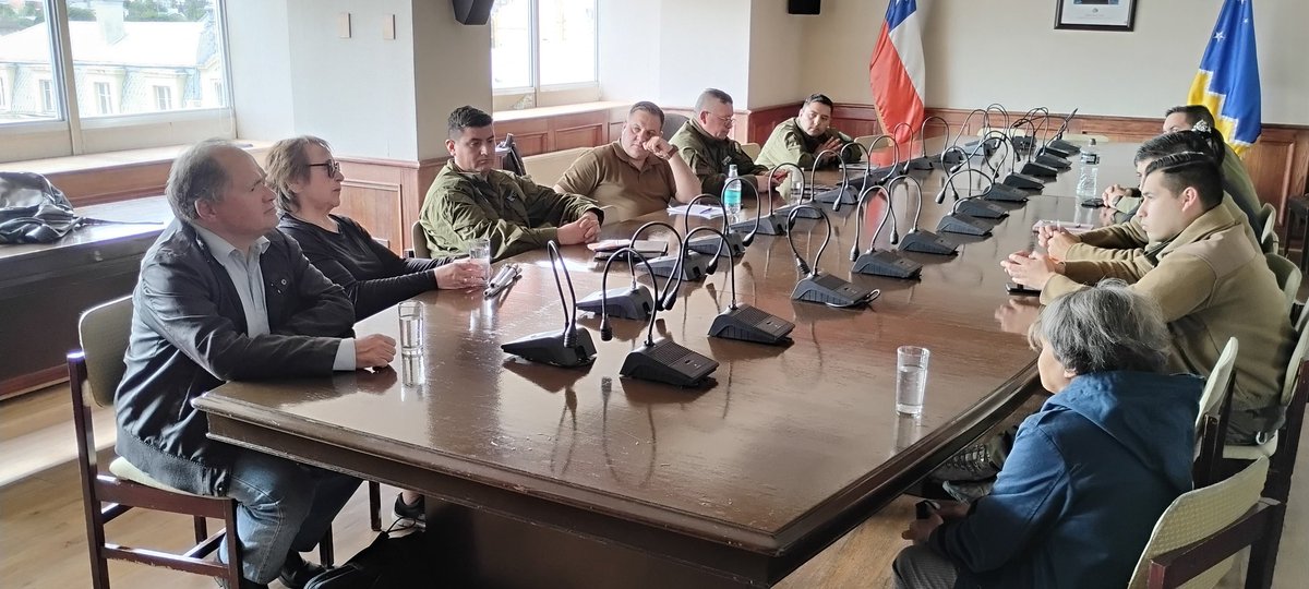 CarabMagallanes's tweet photo. Con la participación de la Agrupación Amigos de los Ciegos #AGACI se desarrolla durante esta semana la última versión del Curso de DDHH y Técnicas de Intervención Policial de @CarabMagallanes del año 2024 organizado por la sección regional de @CarabDDHHyFam 
#CarabinerosdeTodos https://t.co/Jrwl706tw5