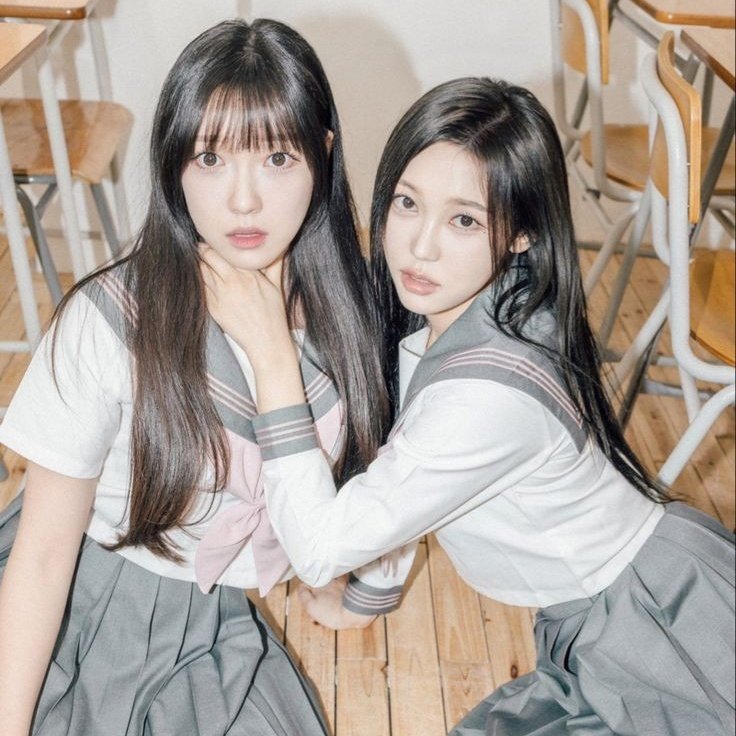 orenjigeol's tweet photo. canon/coded sapphic korean music videos – a thread https://t.co/CpaVjpDy5b
